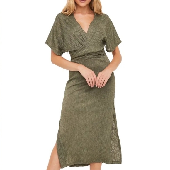 All in Favor Dresses & Skirts - All In Favor | Phoebe V-Neck Midi Dress